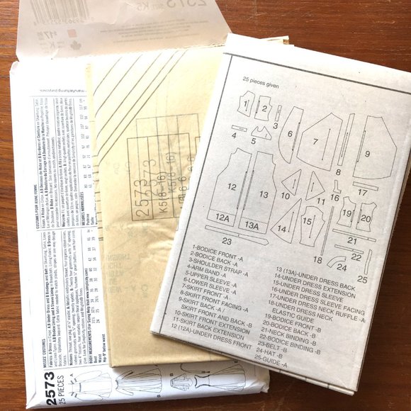 Simplicity 2573 Renaissance Gown, Hat, Veil Costume Pattern - Picture 4 of 4